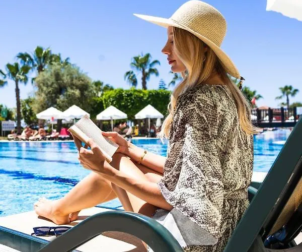 Alba Royal (adults Only) Semesteranläggning (resort) Side